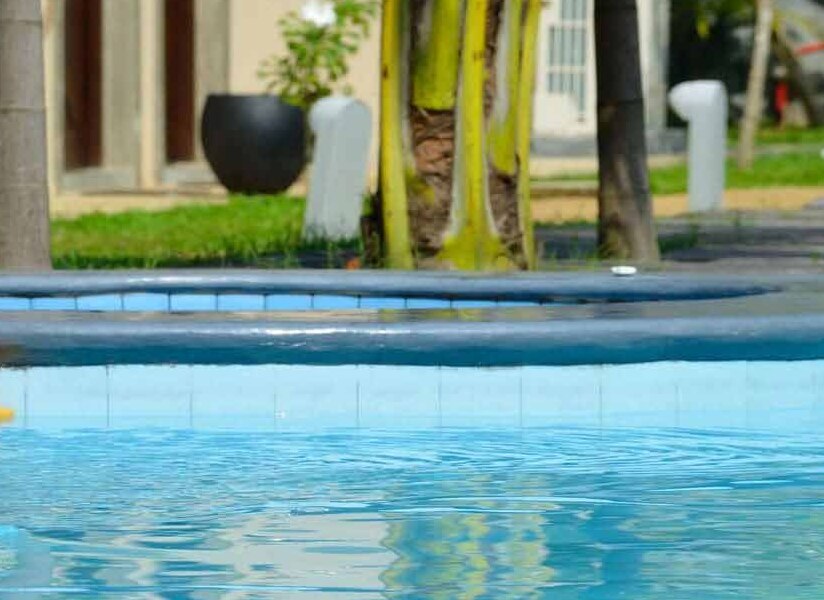 pool cleaning services manuels pool services